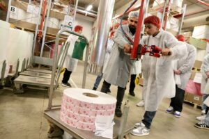 Berufsorientierungstage 2024 - SchülerInnen besuchen die Firma Teekanne