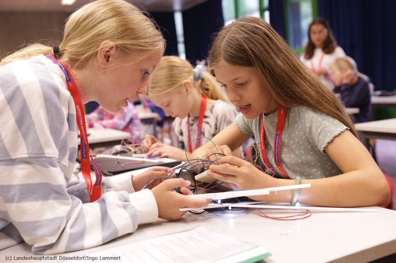 csm_240711_Schulbautour_Gstettenbauer_Lore_Lorenz_3_e933f07f26